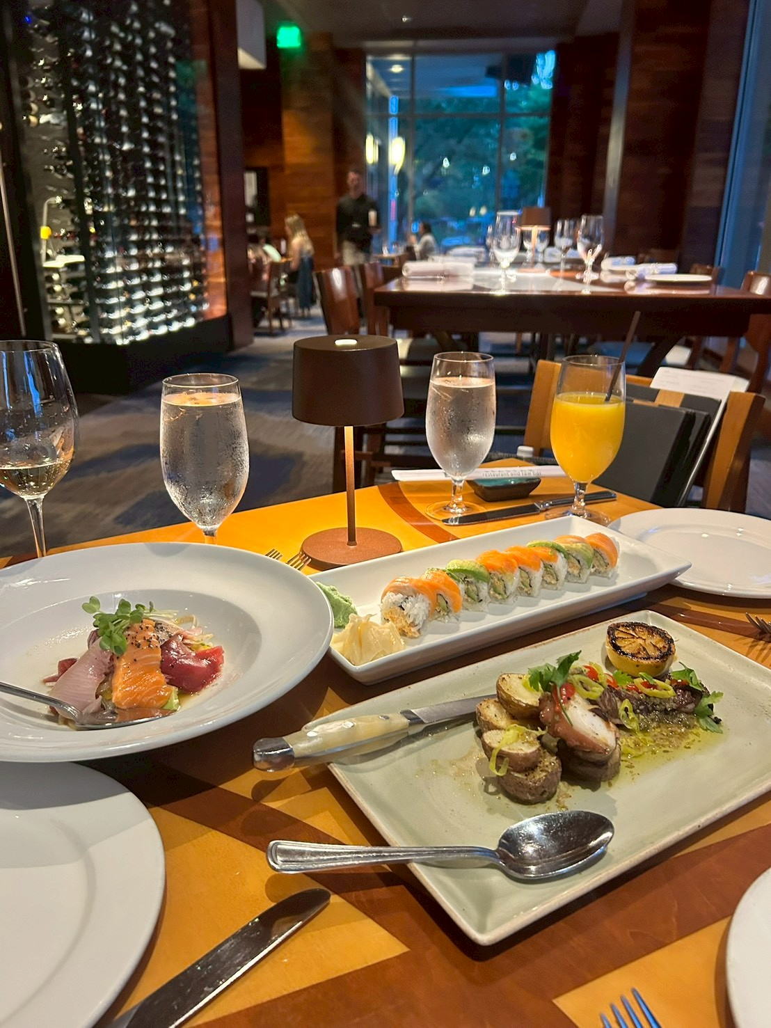 Seastar Restaurant & Raw Barの料理とワイン