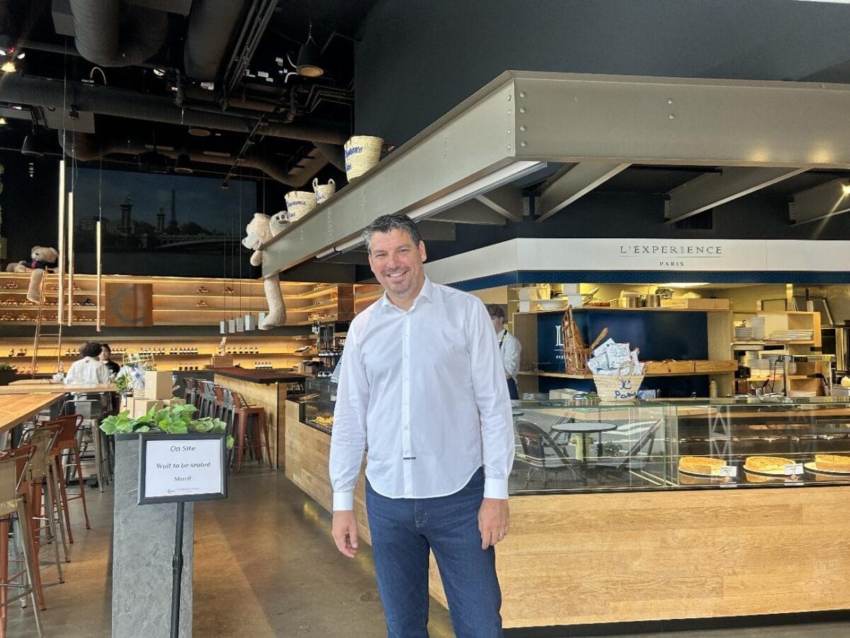 パリ出身の起業家ジュリアン・エルヴェ氏