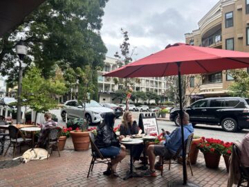 Gilbert’s on Main外席