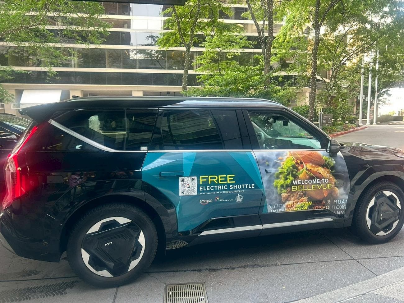 街中を無料で走る電気シャトル「ベルホップ」