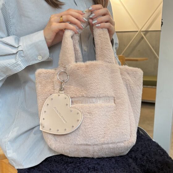 【付録レビュー】売り切れ前に急いで！「ジル バイ ジルスチュアート」のファーバッグ＆ハートポーチチャーム【スウィート12月号】