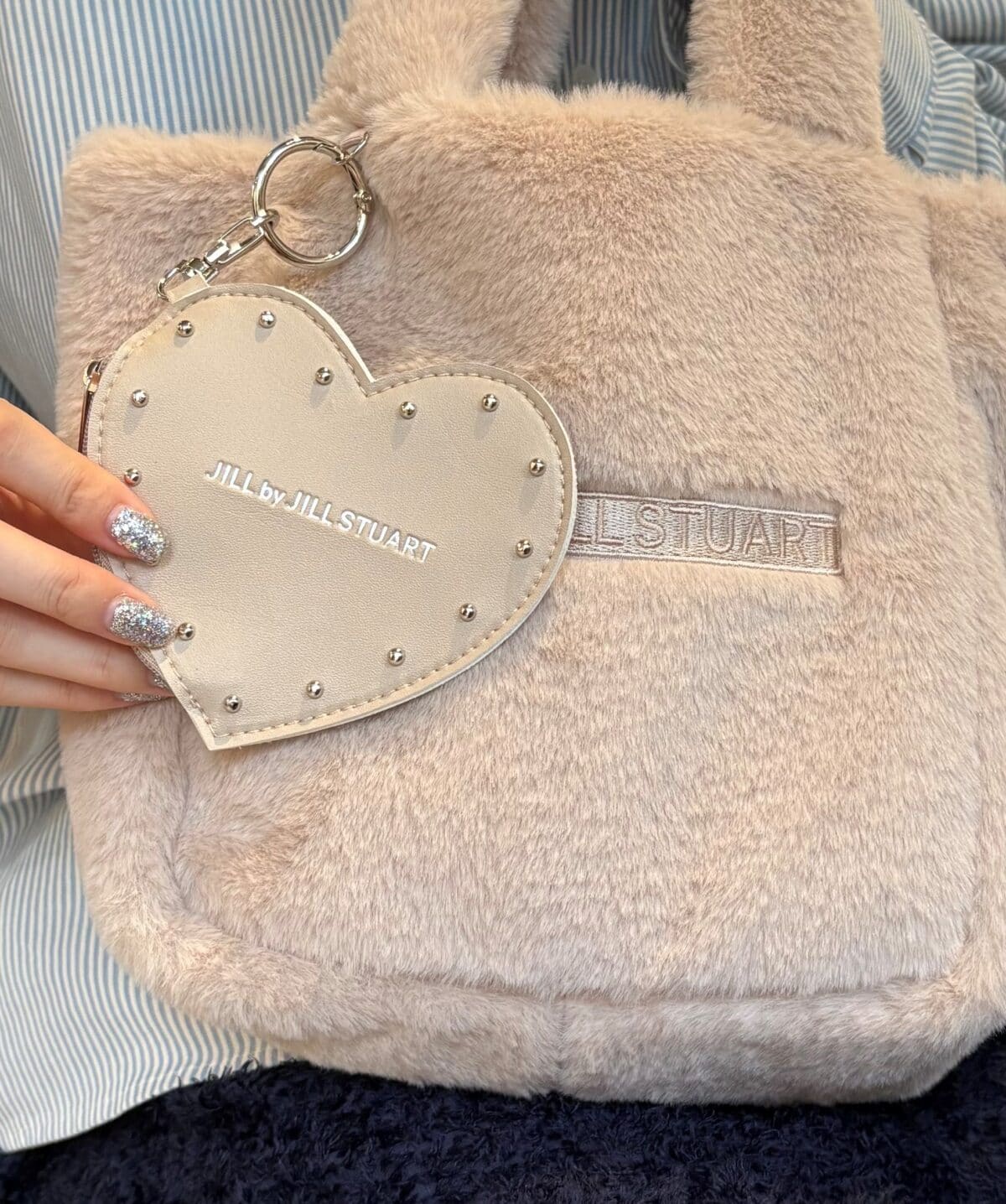 ジル バイ ジルスチュアート ふわふわファーバッグとポーチチャーム