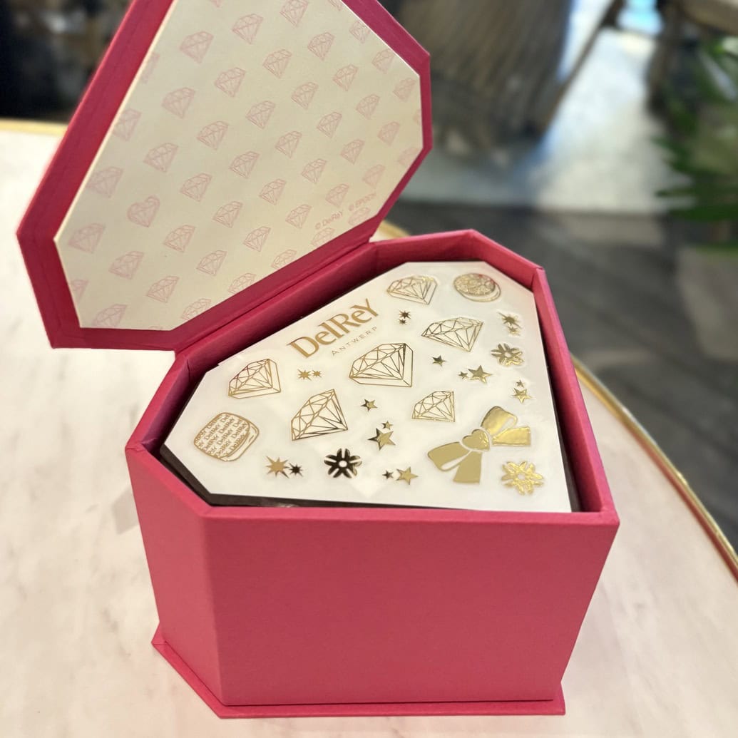 シルバニアファミリー×デルレイ ダイヤモンドショコラBOX