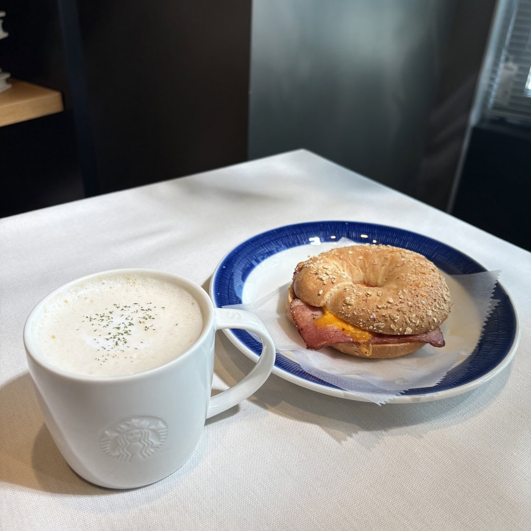 【スタバ新作】黒トリュフ香る！話題の“極上スープ”を飲んだら衝撃的な美味しさだった♡