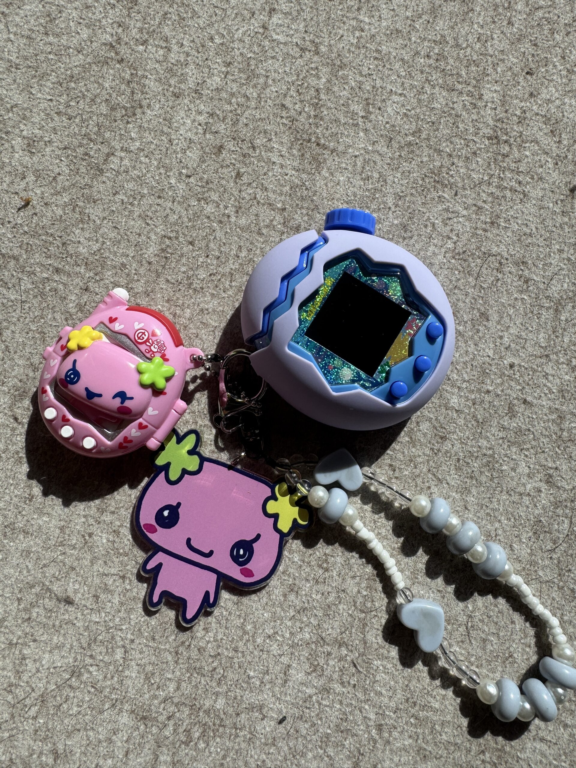 沼落ち注意♡ ハローキティやたまごっちなど…大人女子がハマる「カプセルトイ」の世界【sweet lovers】