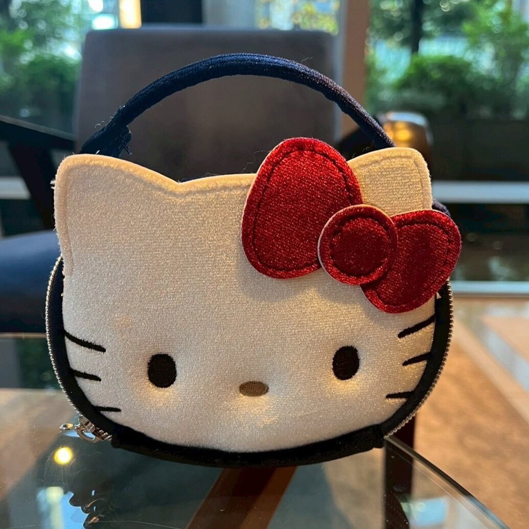 ハローキティ×ブリルミー　リップが縦に収納できるズボラに優しいミニコスメポーチ VELOUR HELLO KITTY ver.