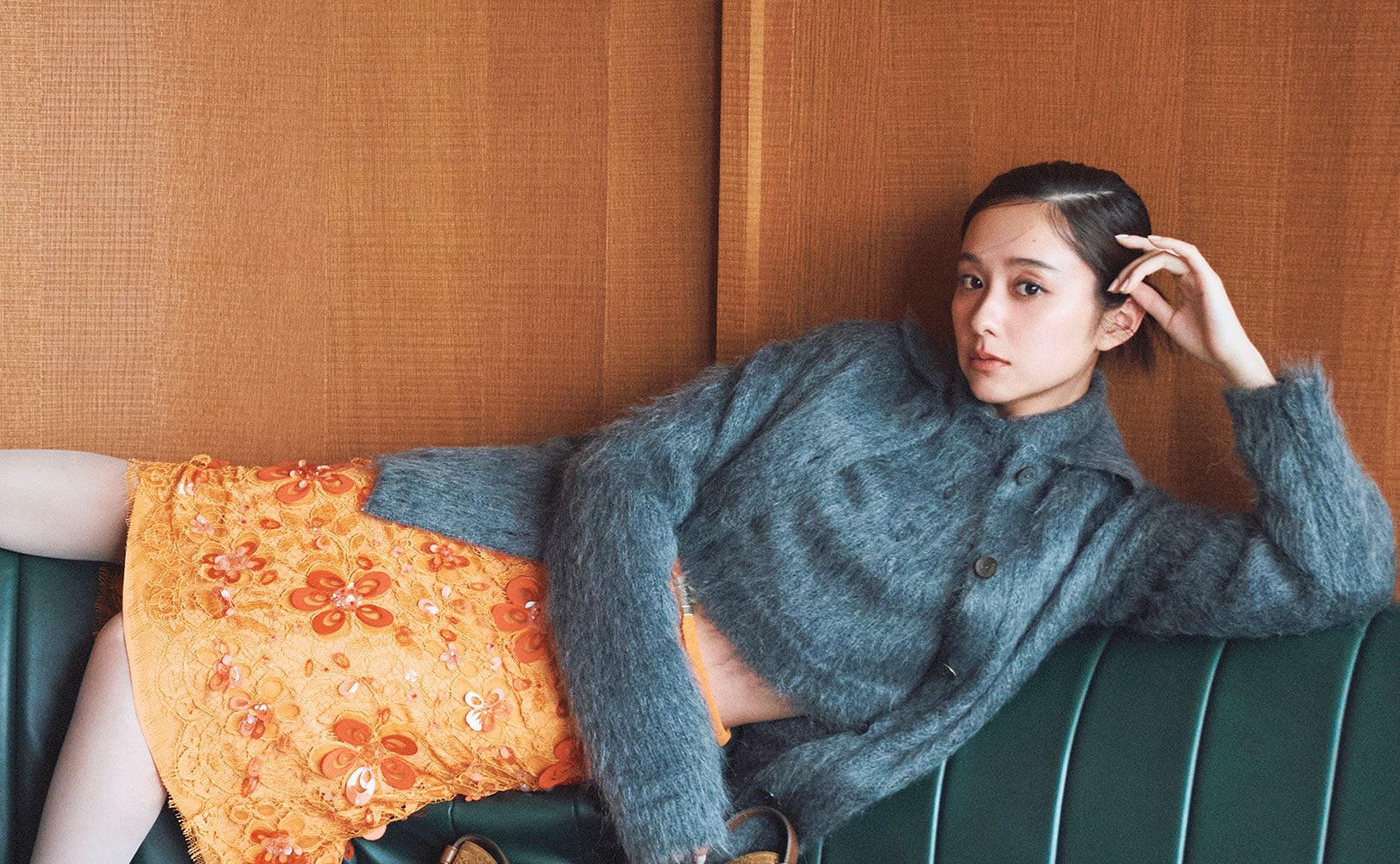 堀田真由が初表紙♡ 付録はアレクサンドル ドゥ パリの乙女の身だしなみ3点セット！swee1月号の見どころはこちら！