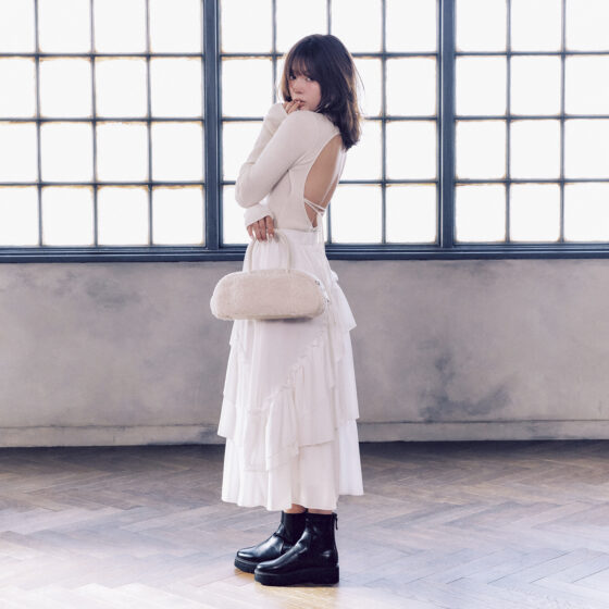 冬だって肌見せしたい♡ セクシーになりすぎない大人も着られるアイテム4選