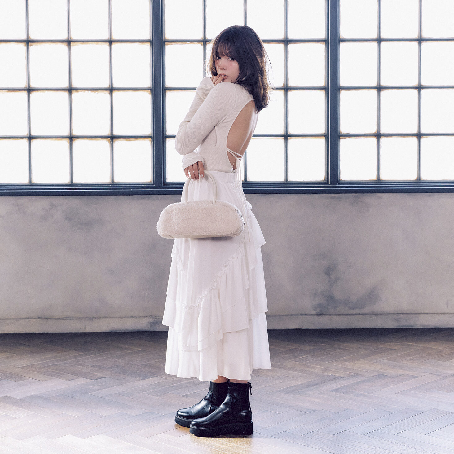 冬だって肌見せしたい♡ セクシーになりすぎない大人も着られるアイテム4選