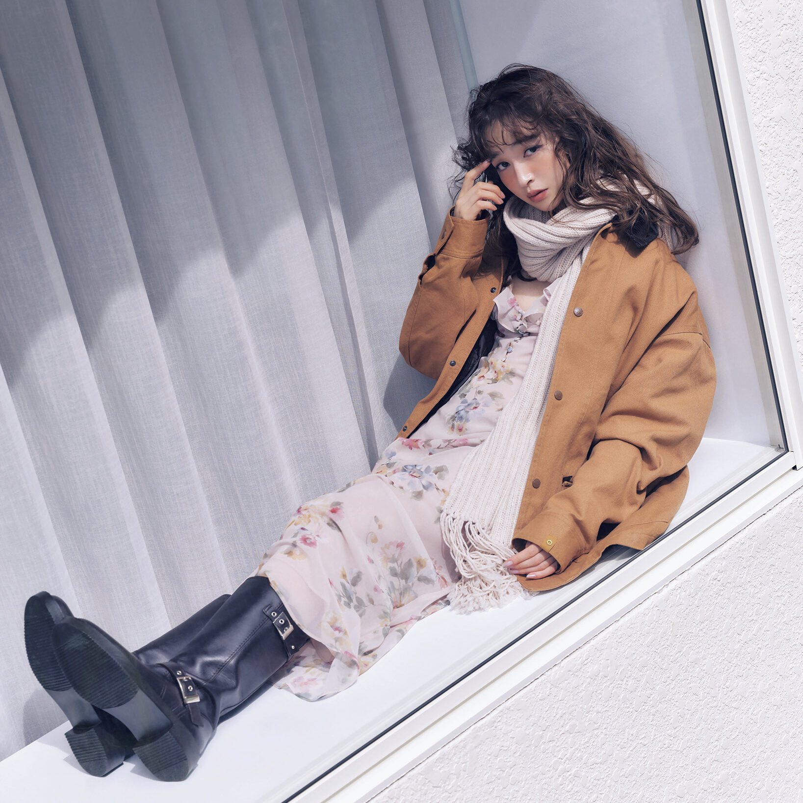 冬の“あざと可愛い”はアウターで決まる！辛口ジャケット×甘口ボトムのバランスコーデ