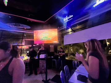 Skybox Taphouse　カラオケ