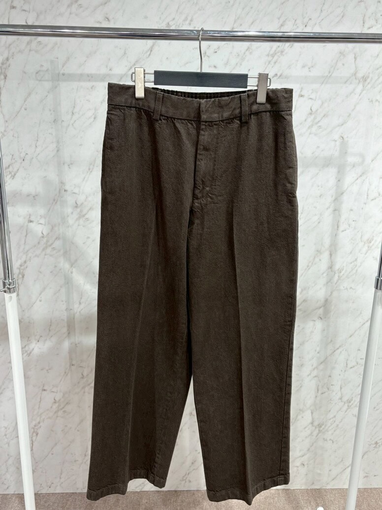 GU　ツイルワイドストレートパンツ（丈標準70.5～74.5cm）