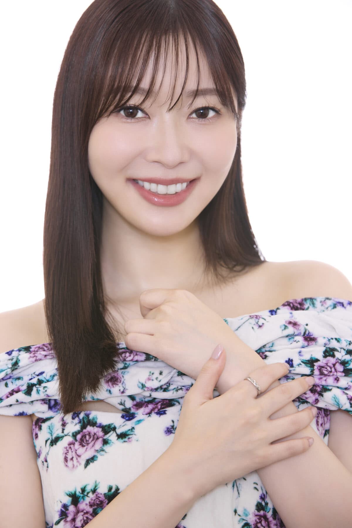 Prime Videoで独占配信中の『ラブ トランジット』シーズン3でスタジオMCを務める指原莉乃さん