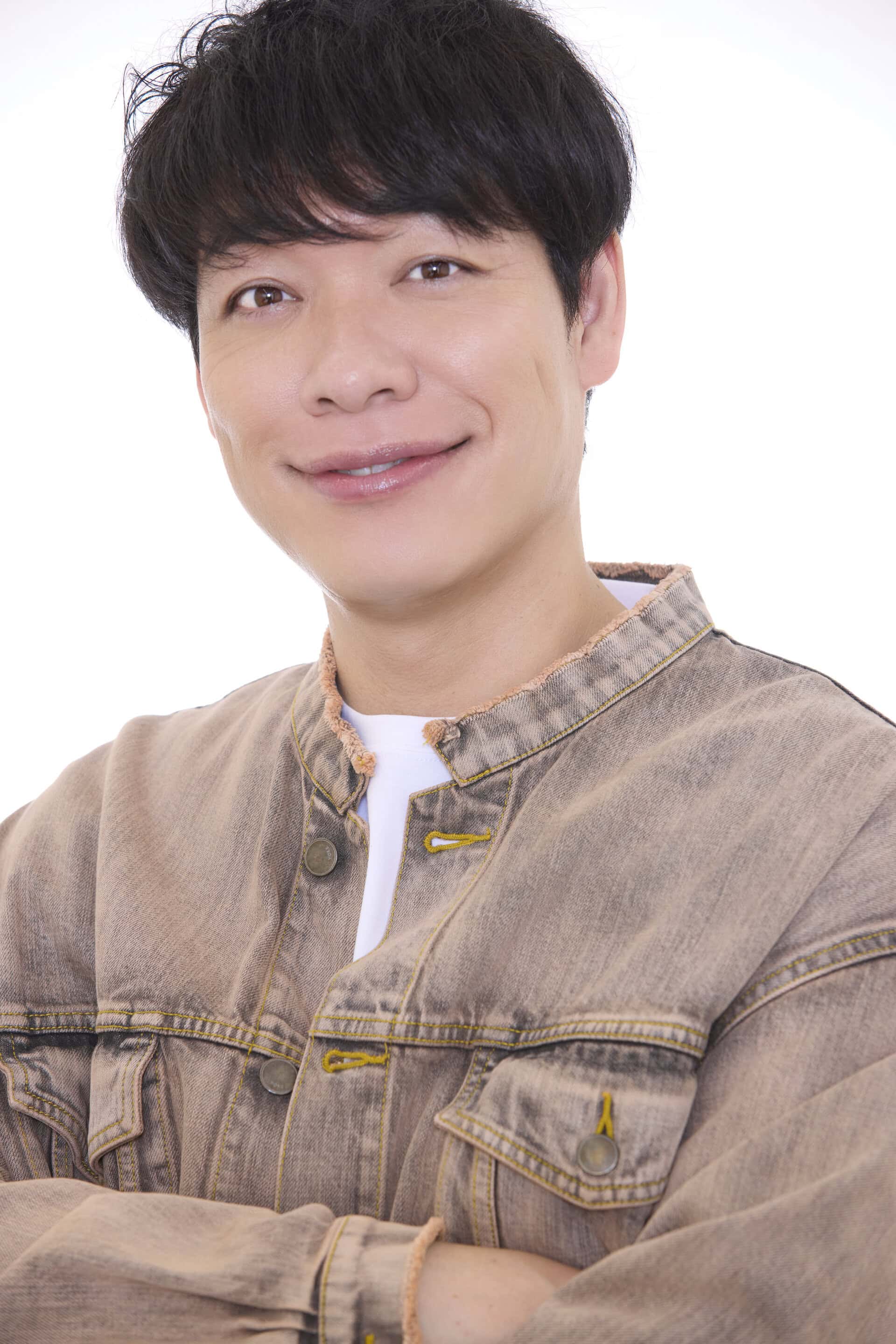 Prime Videoで独占配信中の『ラブ トランジット』シーズン3でスタジオMCをつとめる川島明さん