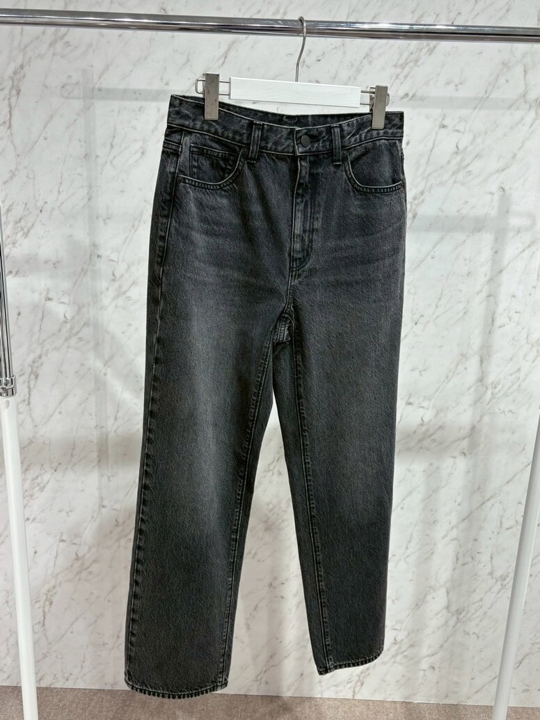 GU　ハイライズストレートジーンズ（丈標準71.0～75.0cm）