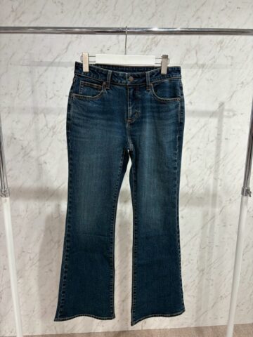 GU　スリムフレアジーンズ