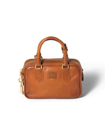 スタイリスト　RINO NAKAMURA