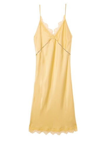 スタイリスト　MOMOKO HARADA