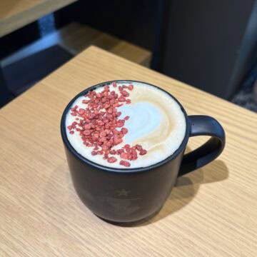 ストロベリー ラベンダー ラテ（Hot）