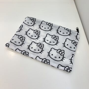 ハローキティ　総柄リップストップポーチ