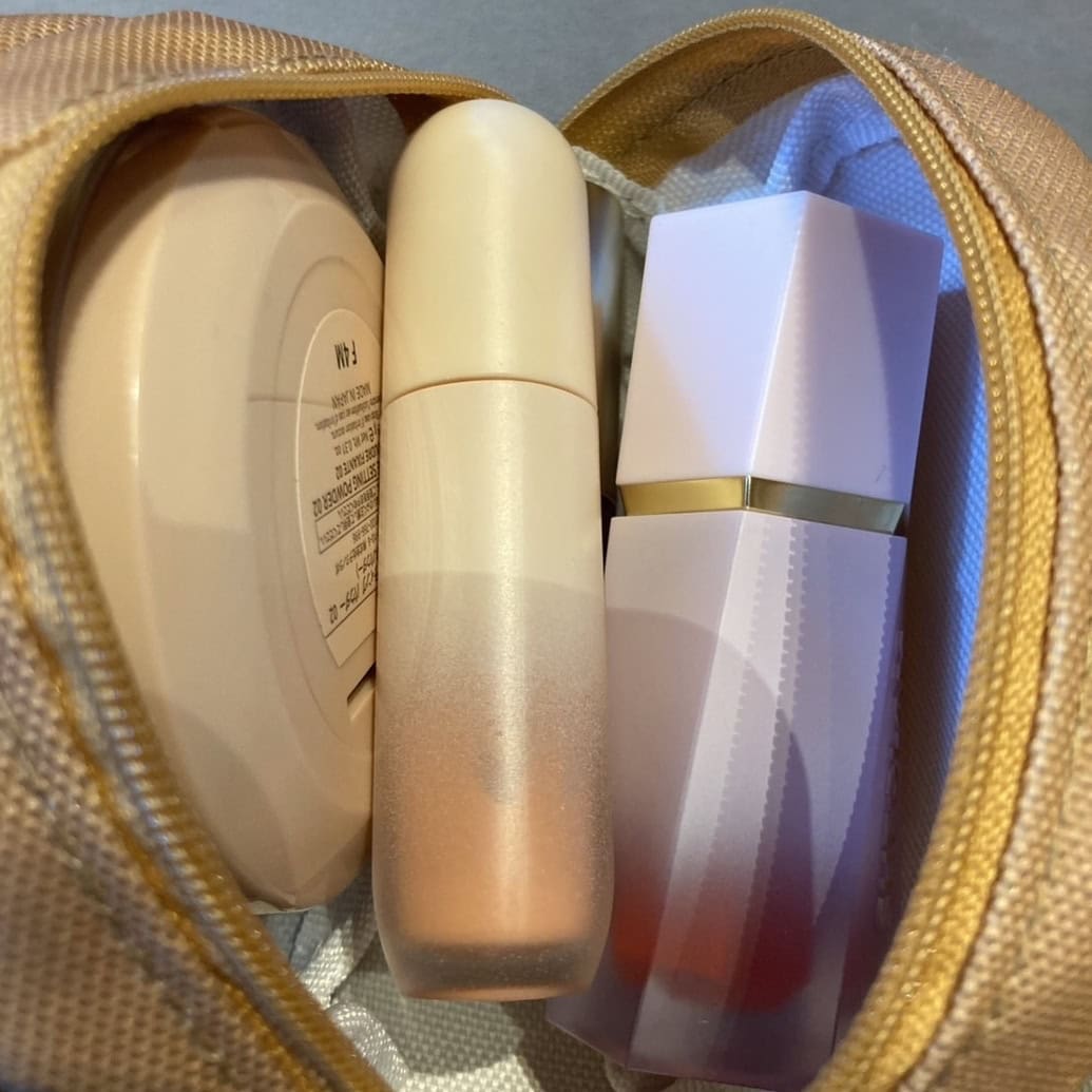 冬でも日焼け♡ ひょう柄リボンのハローキティ ポーチチャーム