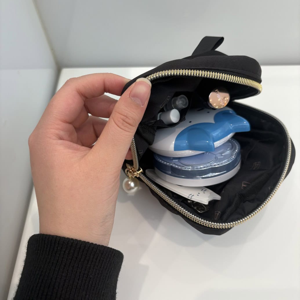 アレクサンドル ドゥ パリ　スクエアポーチ