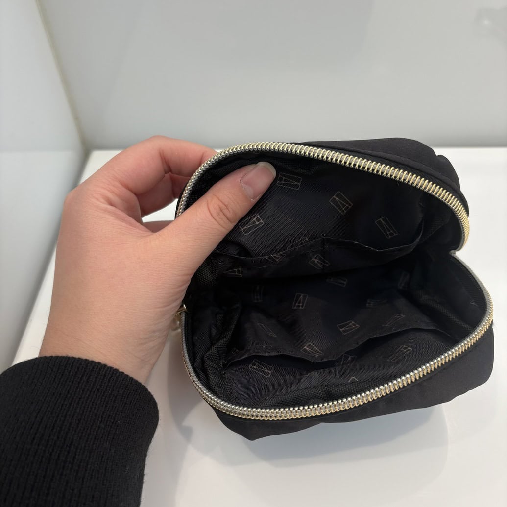 アレクサンドル ドゥ パリ　スクエアポーチ