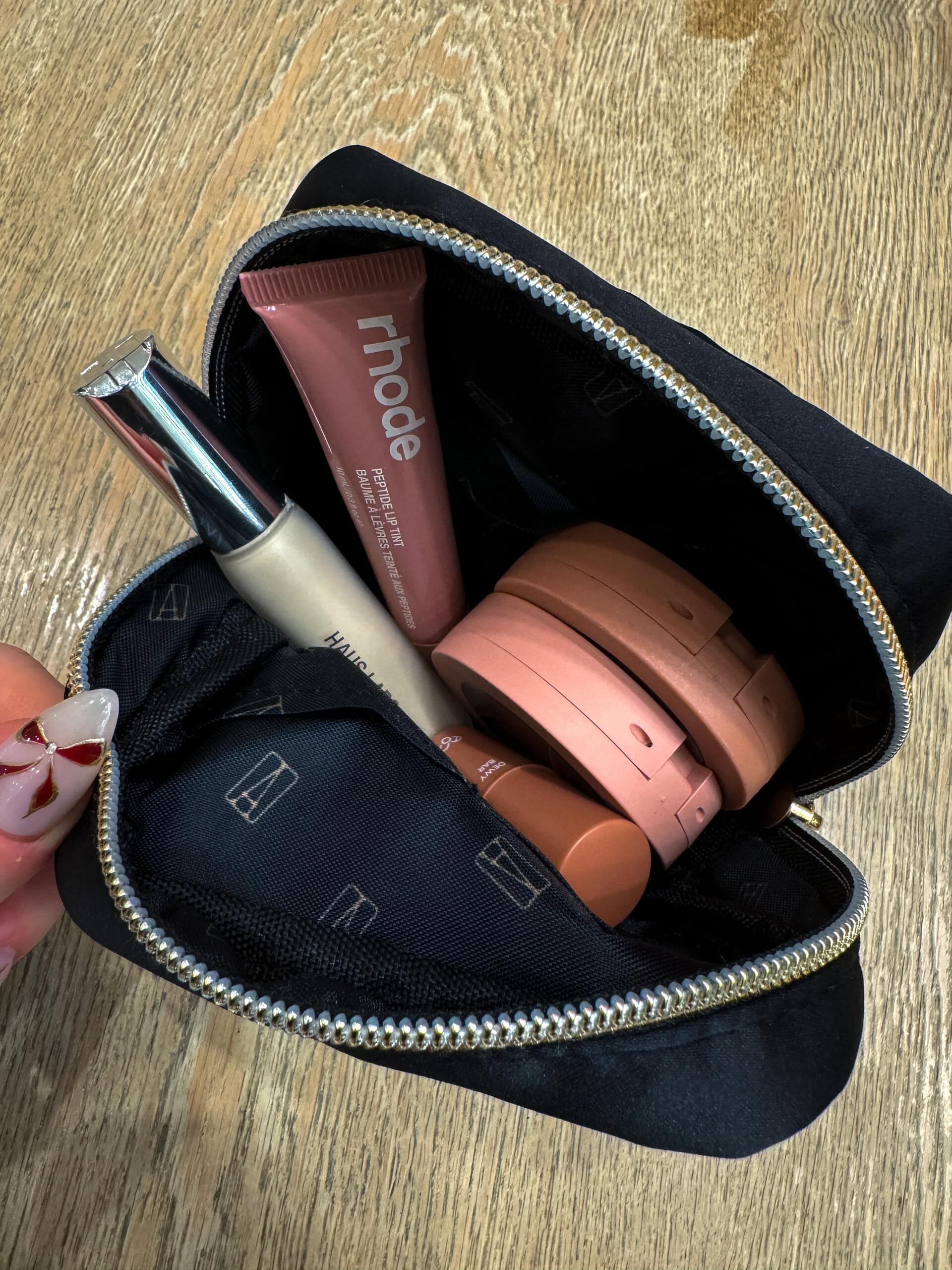 アレクサンドル ドゥ パリの付録ポーチ 収納力