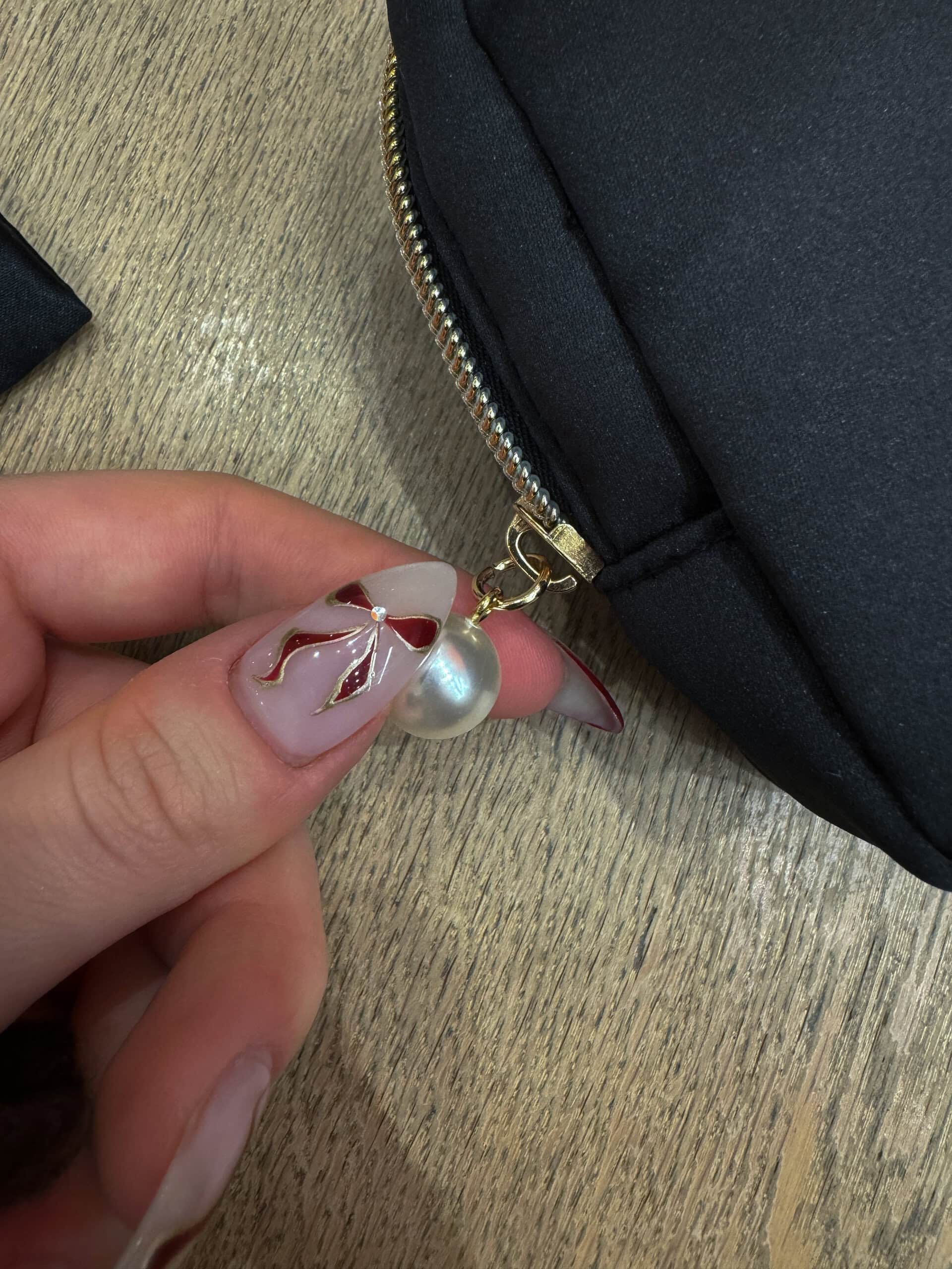 アレクサンドル ドゥ パリの付録ポーチ パール