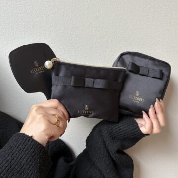 アレクサンドルドゥパリの付録ポーチとミラー