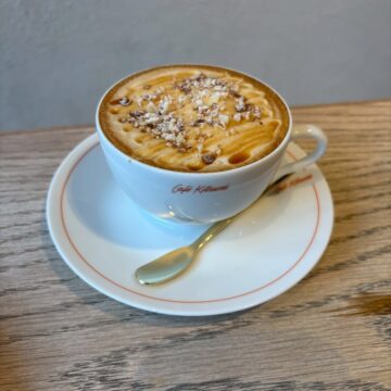 キャラメルヘーゼルナッツラテ