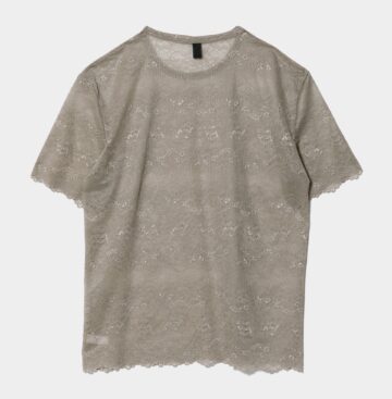 通気性のよいオリジナルレースを使用。透け感のある花柄レースには、「WACOAL MEN」ならではの素材感と「beautiful people」らしいユニークネスが宿っている。