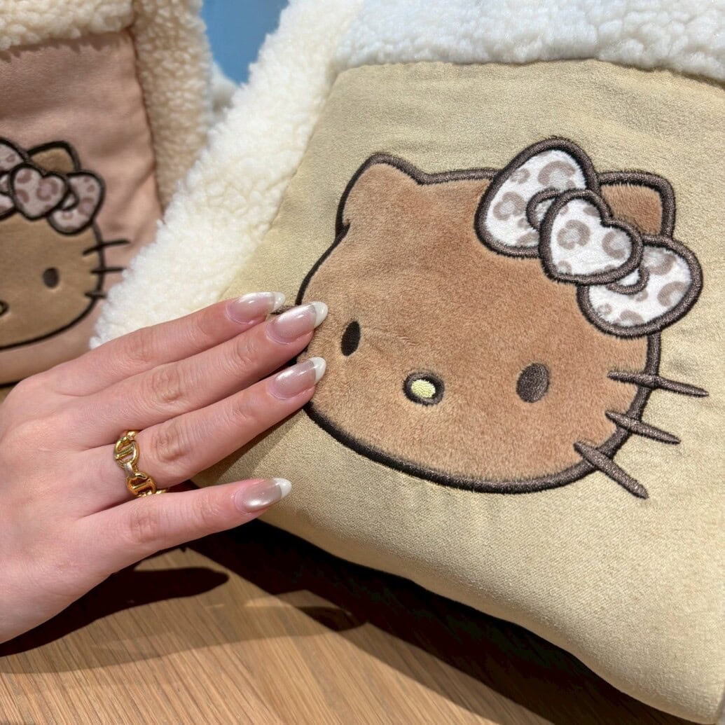 HELLO KITTY （ハローキティ）フェイクムートンバッグ