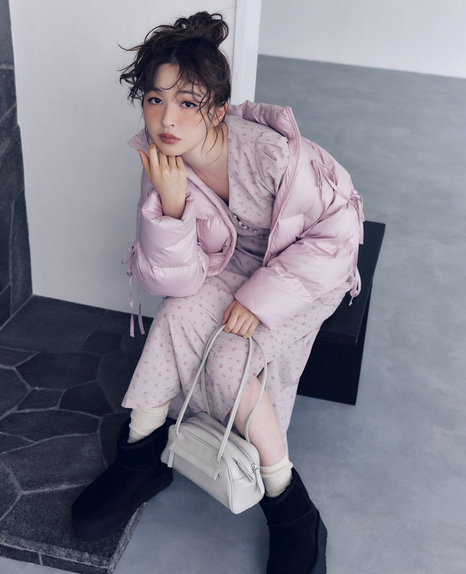 アウター×ボトムで魅せる！冬の「大人ガーリー」大正解コーデ3選