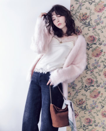 【2025-26冬】ニットは“キレイ色”にかぎる♡「可愛いのに大人っぽい」ペールトーンニット6選