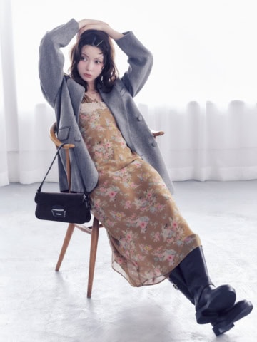 今買って春まで着回しOK♡ 旬のヴィンテージライクな「大人花柄」アイテム3選