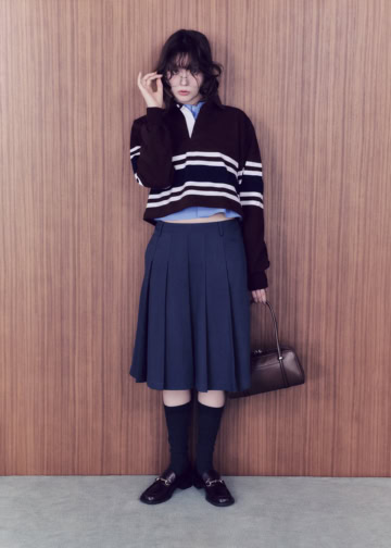 ローライズから覗く素肌にドキッ♡ 上品可愛い“プリーツ”スカート3選