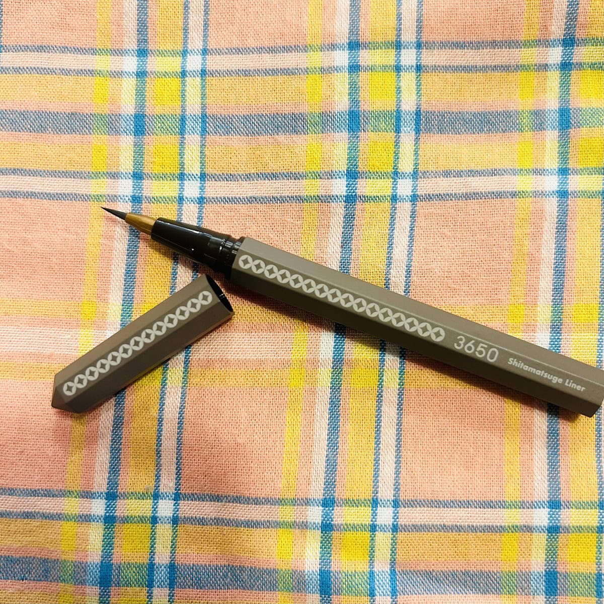 3650 下まつげライナー チャコールブラック 