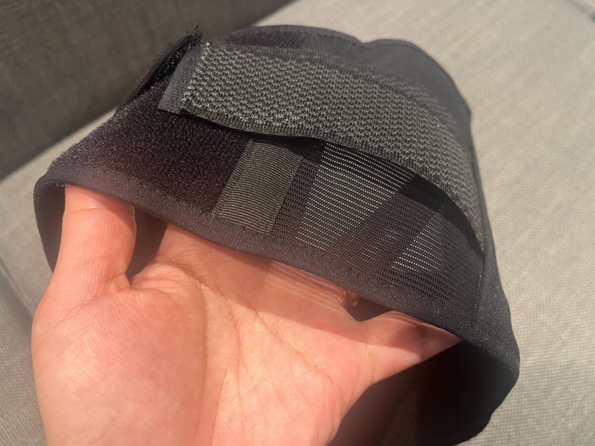 あばら姿勢サポーター