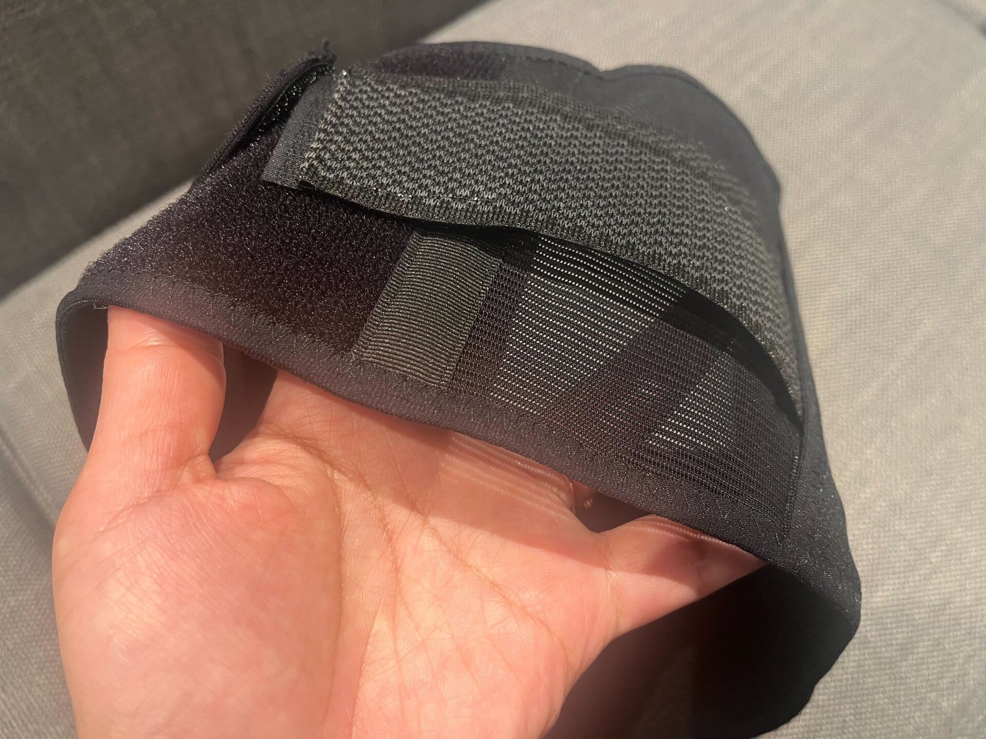 あばら姿勢サポーター