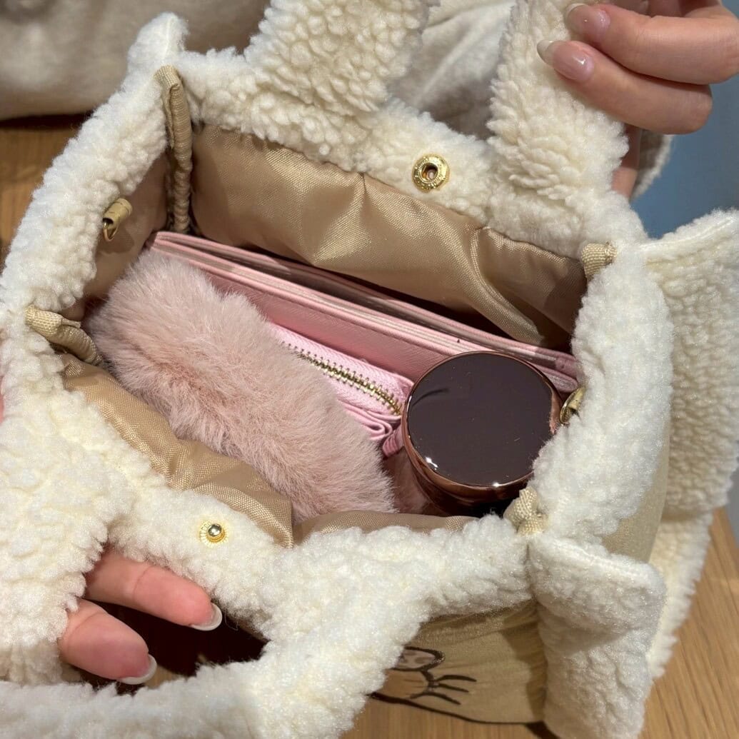 HELLO KITTY （ハローキティ）フェイクムートンバッグ