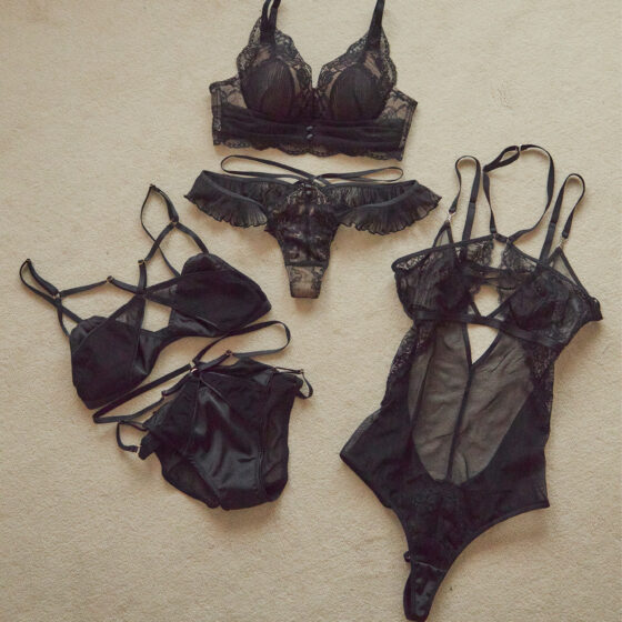 “ヌケ感”で差がつく♡ 女っぽが加速する「ブラックランジェリー」3選