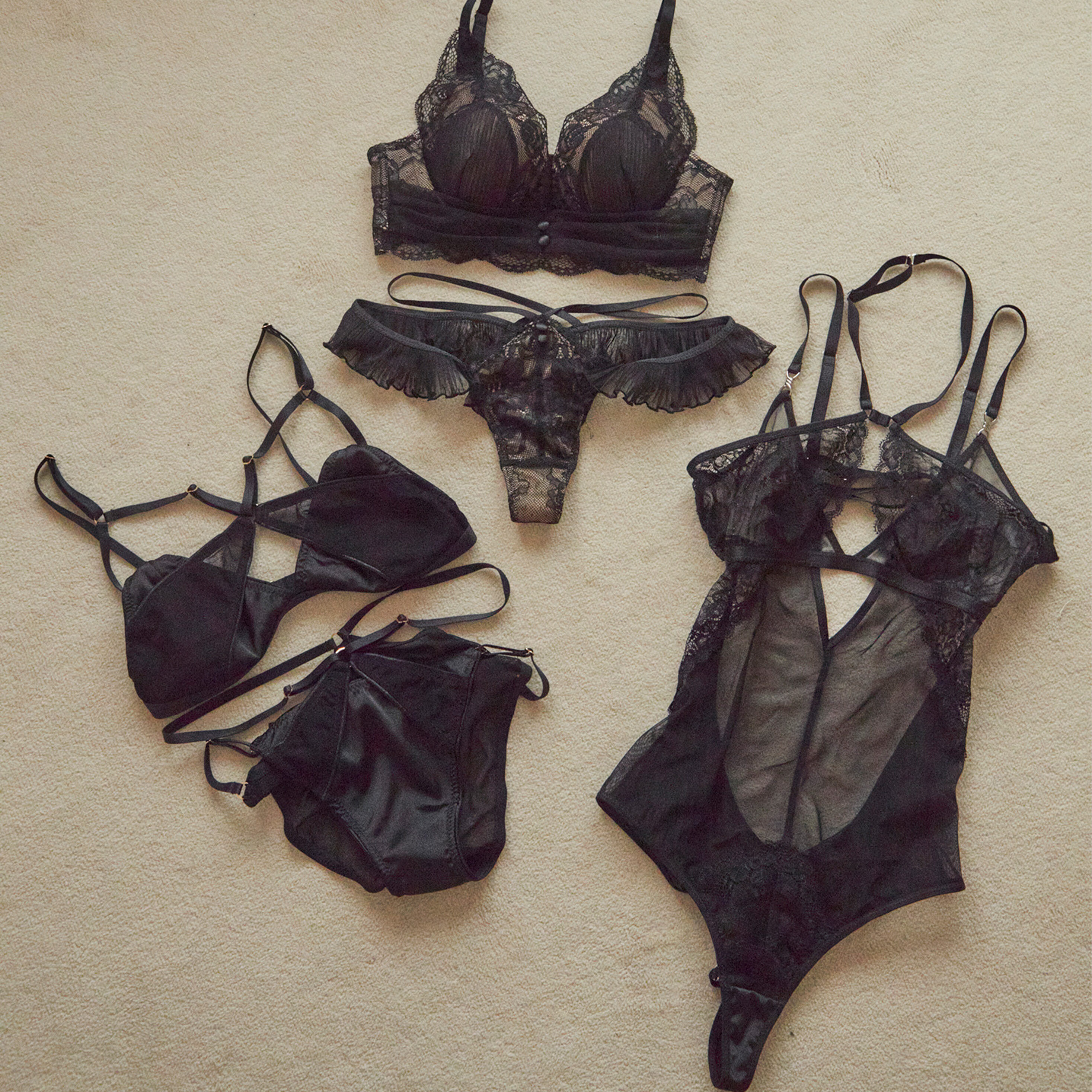 “ヌケ感”で差がつく♡ 女っぽが加速する「ブラックランジェリー」3選