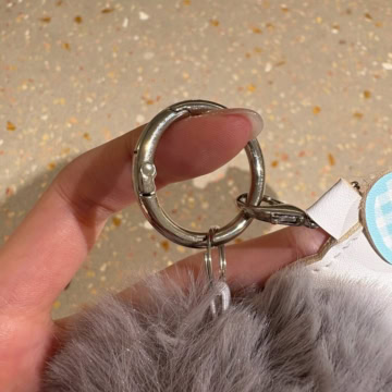 ハローキティ ふわふわファーチャーム