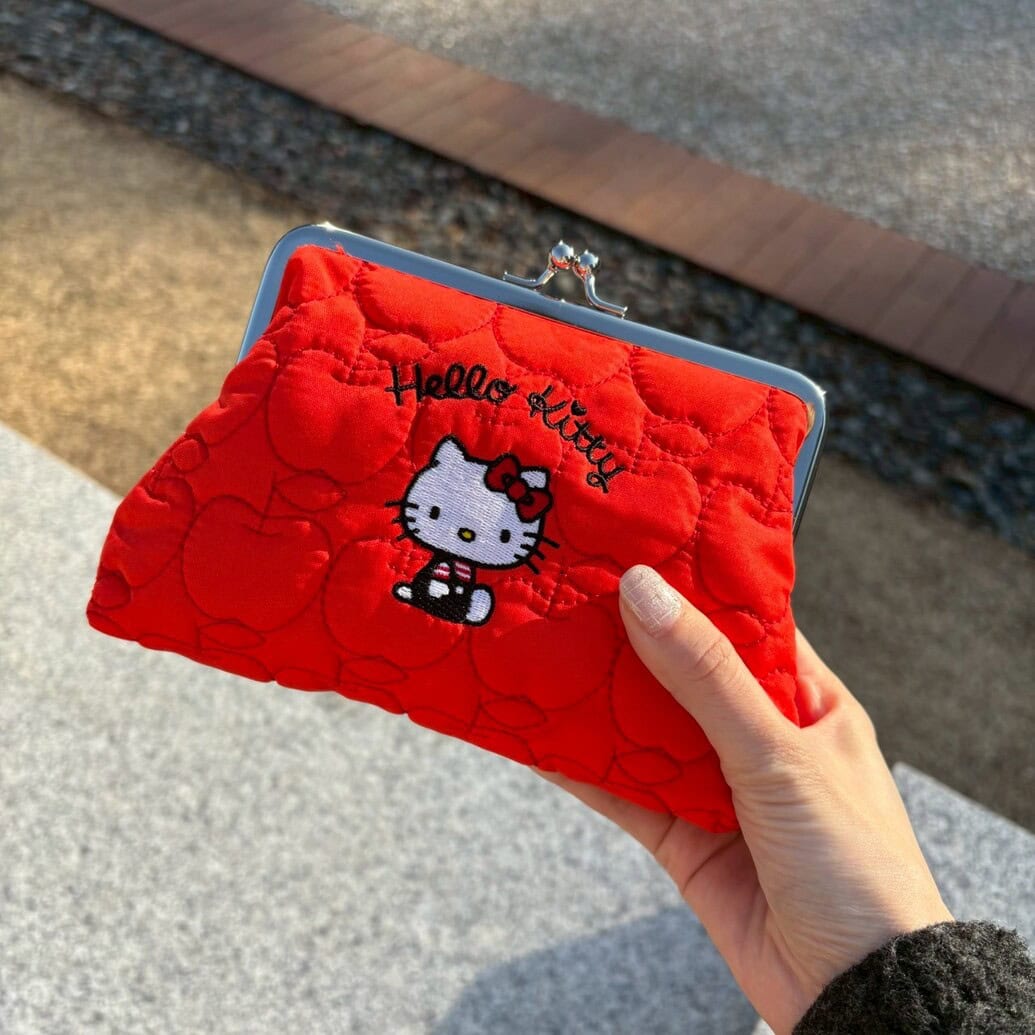 ハローキティ　がま口ポーチ