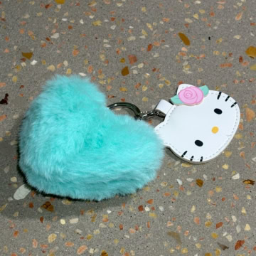ハローキティ ふわふわファーチャーム