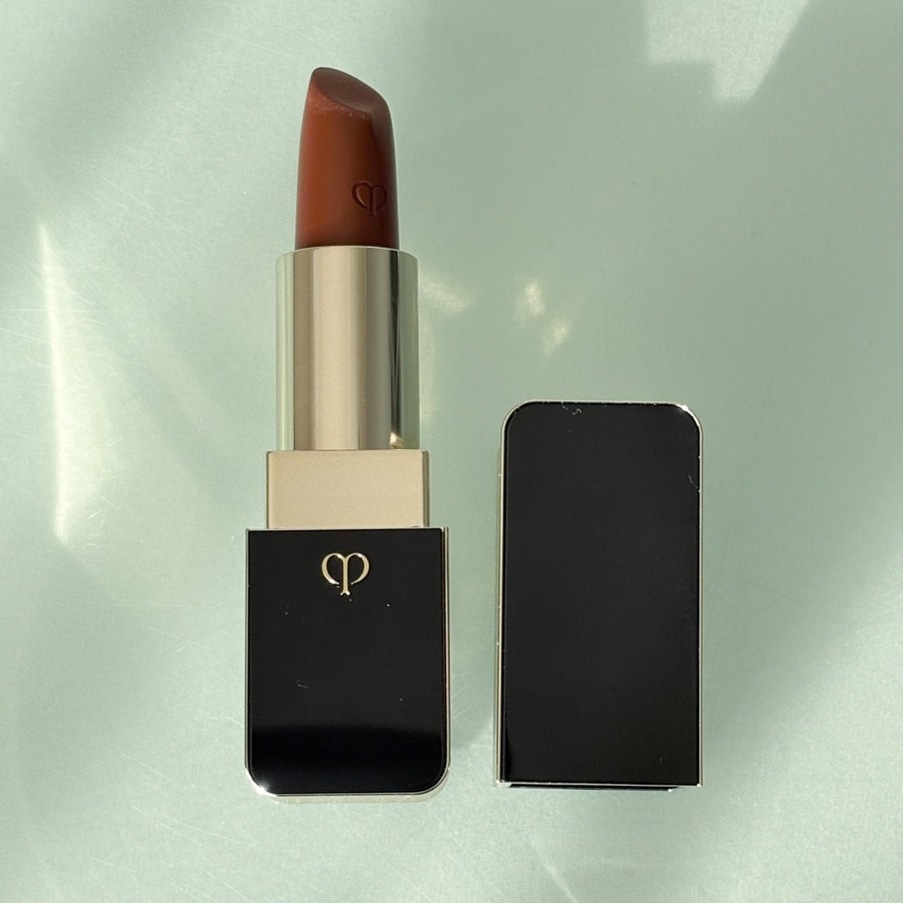 クレ・ド・ポー ボーテのルージュアレーブル マット