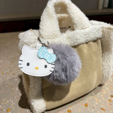 ハローキティ ふわふわファーチャーム