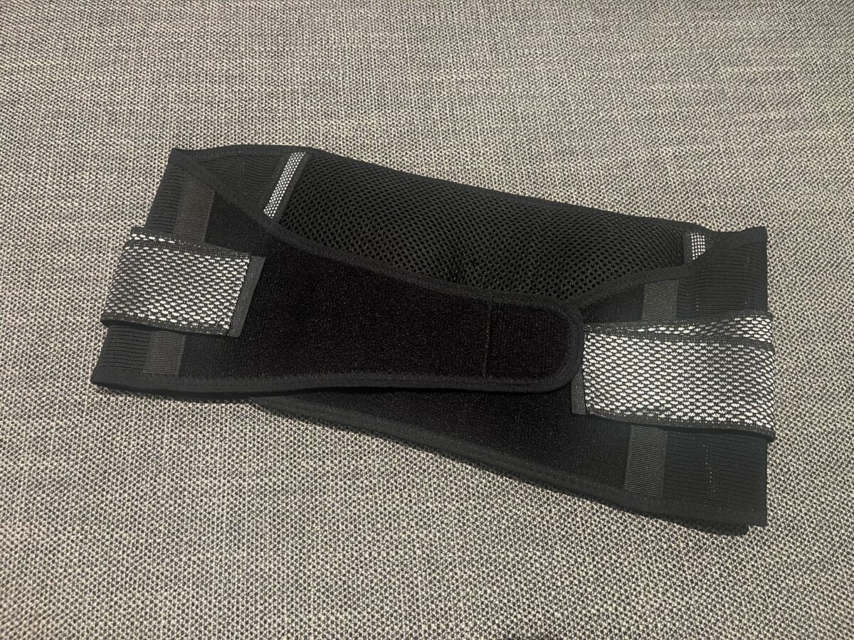 あばら姿勢サポーター