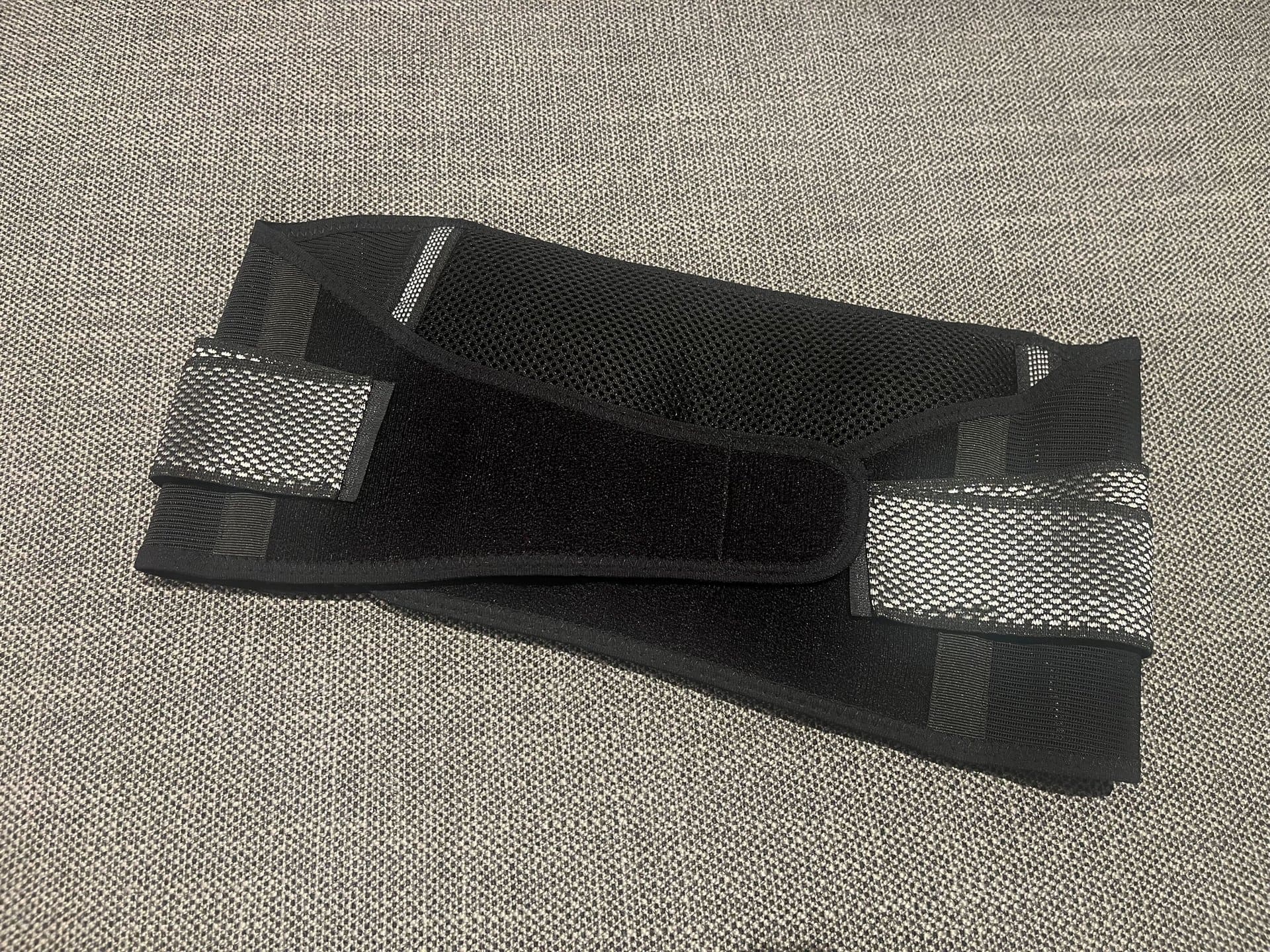 あばら姿勢サポーター